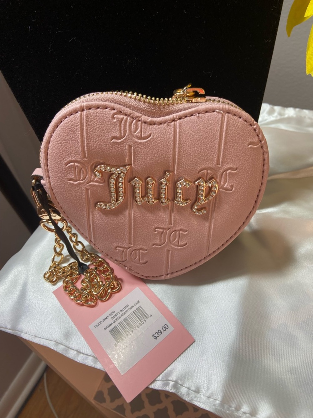 NWT Juicy Couture Dust Blush Drama QueenHeart Coin Case/Wristlet With Gold Chain